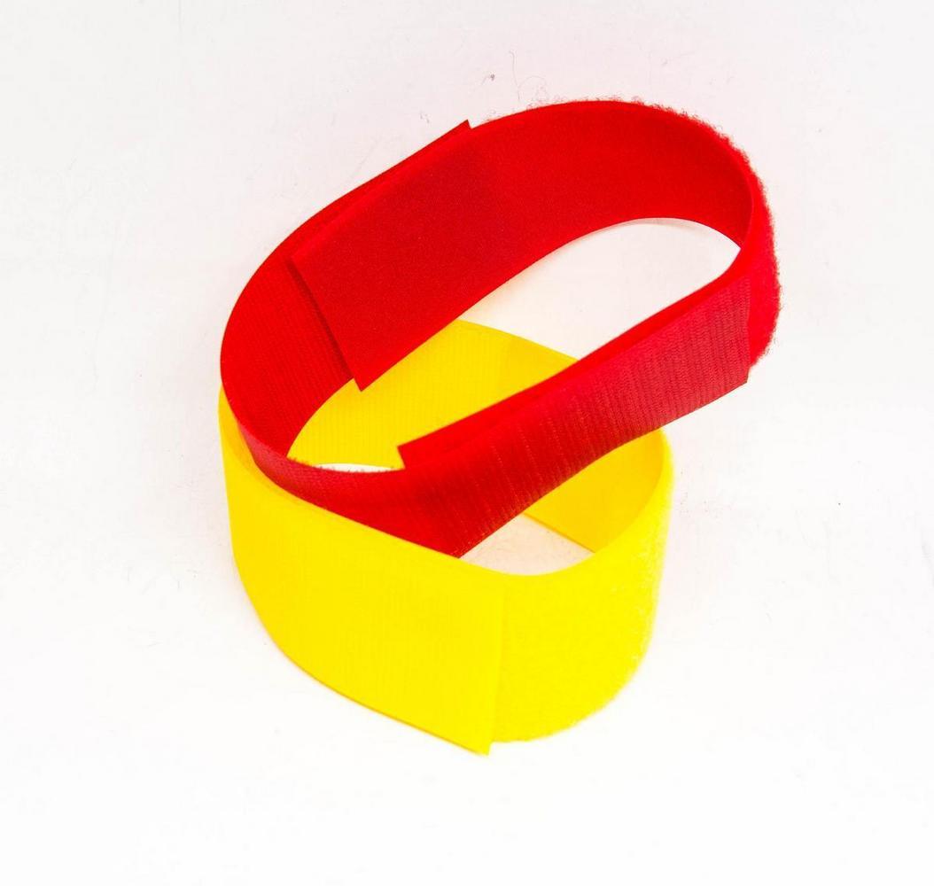 Of armbands (red/yellow)