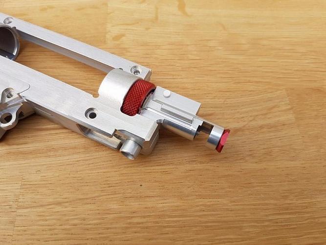RetroArms 8mm Split CNC-rataslaatikko pikajousenvaihdolla ja hop-up kammiolla, versio 2